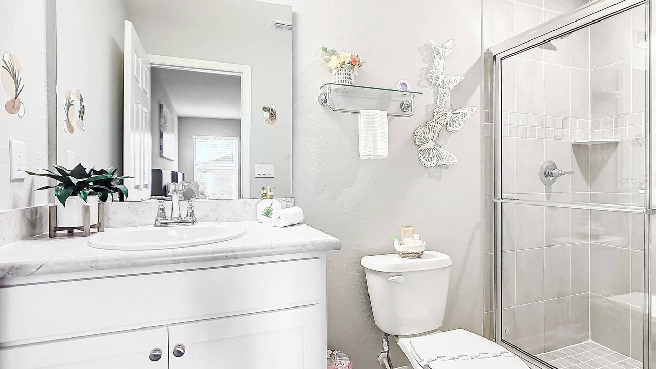 Photo of Bathroom in Auburndale