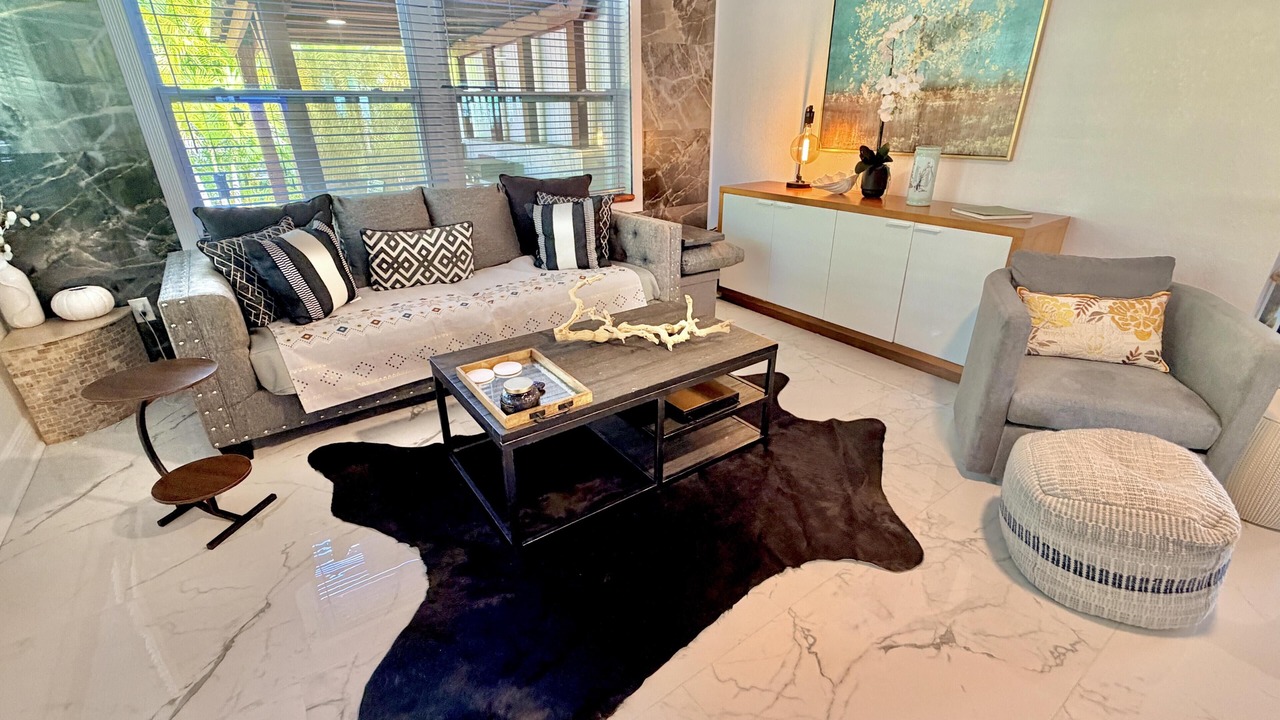 Photo of Livingroom in Edison Park Historic District