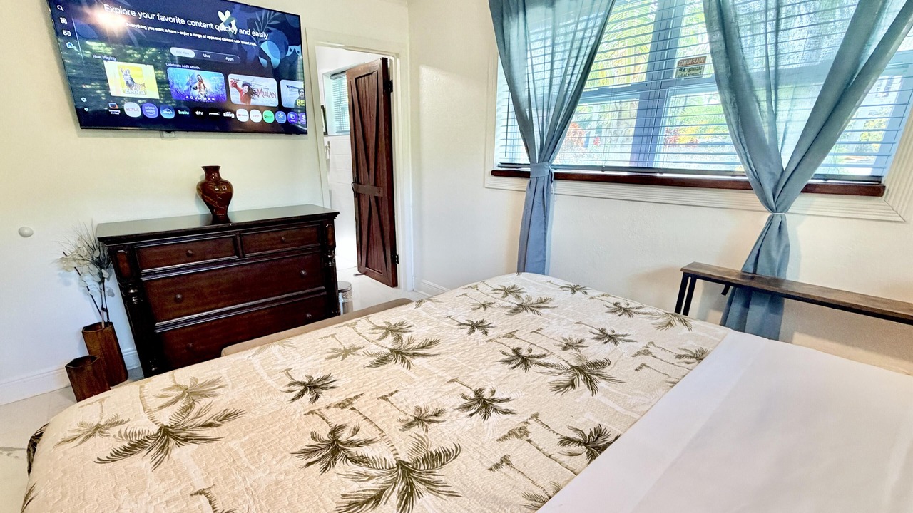 Photo of Bedroom in Edison Park Historic District