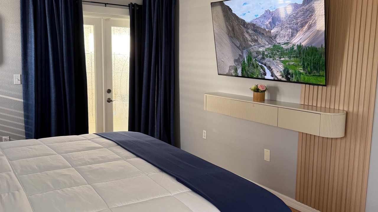 Photo of Bedroom in Crystal Lake