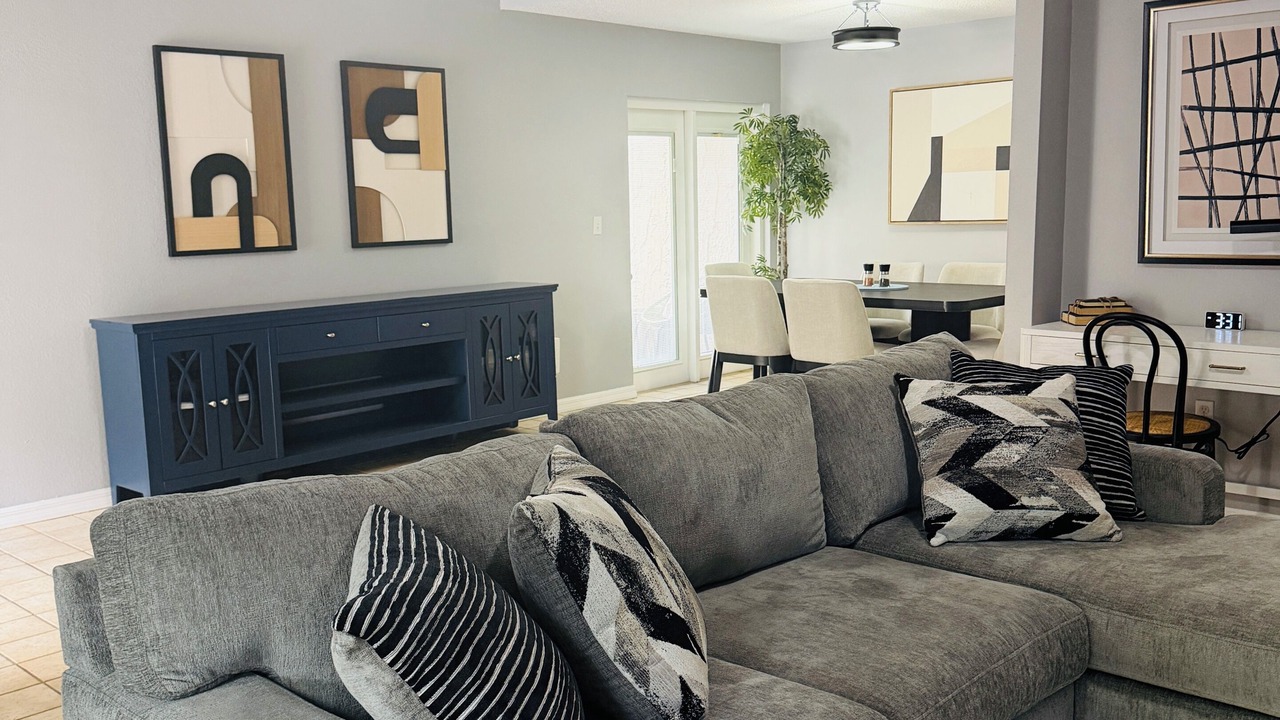 Photo of Livingroom in Crystal Lake