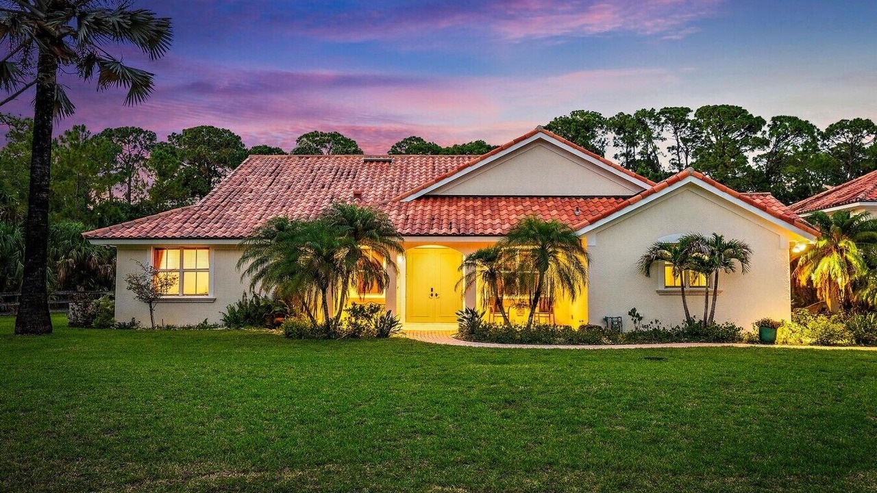 Photo of Outdoor in Jupiter Farms