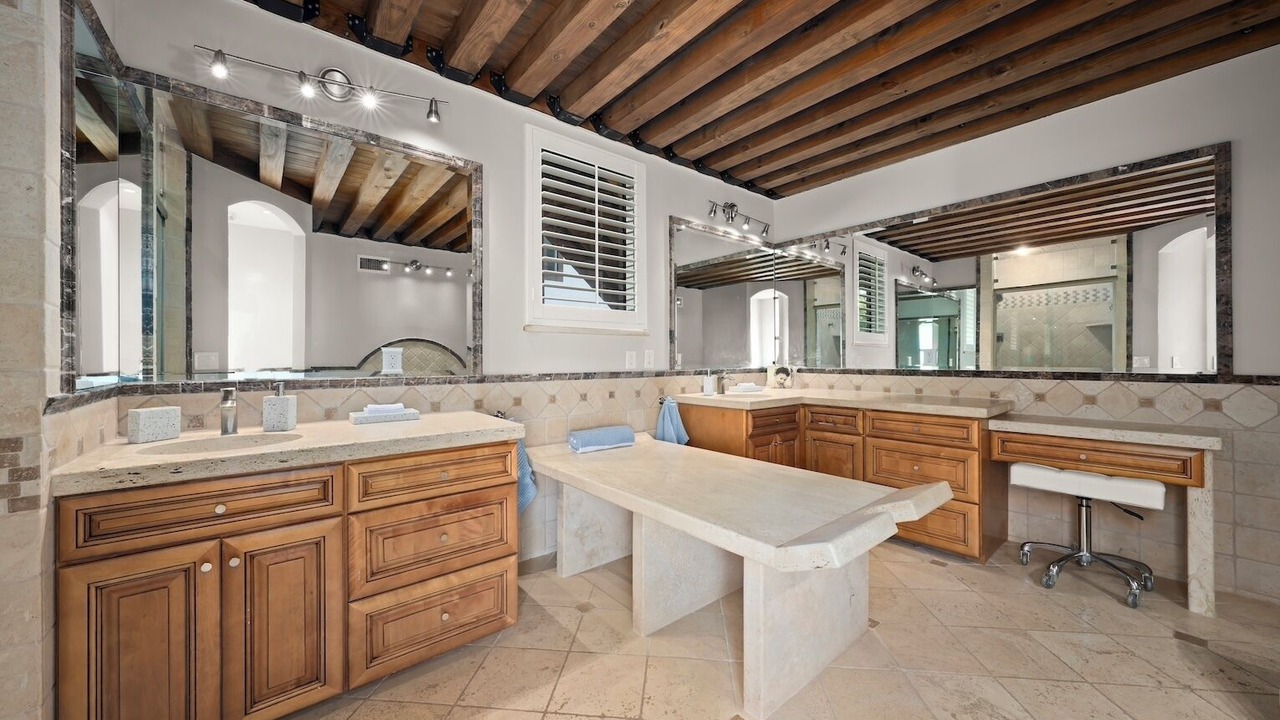 Photo of Bathroom in Central Naples