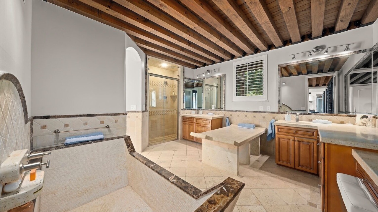 Photo of Bathroom in Central Naples