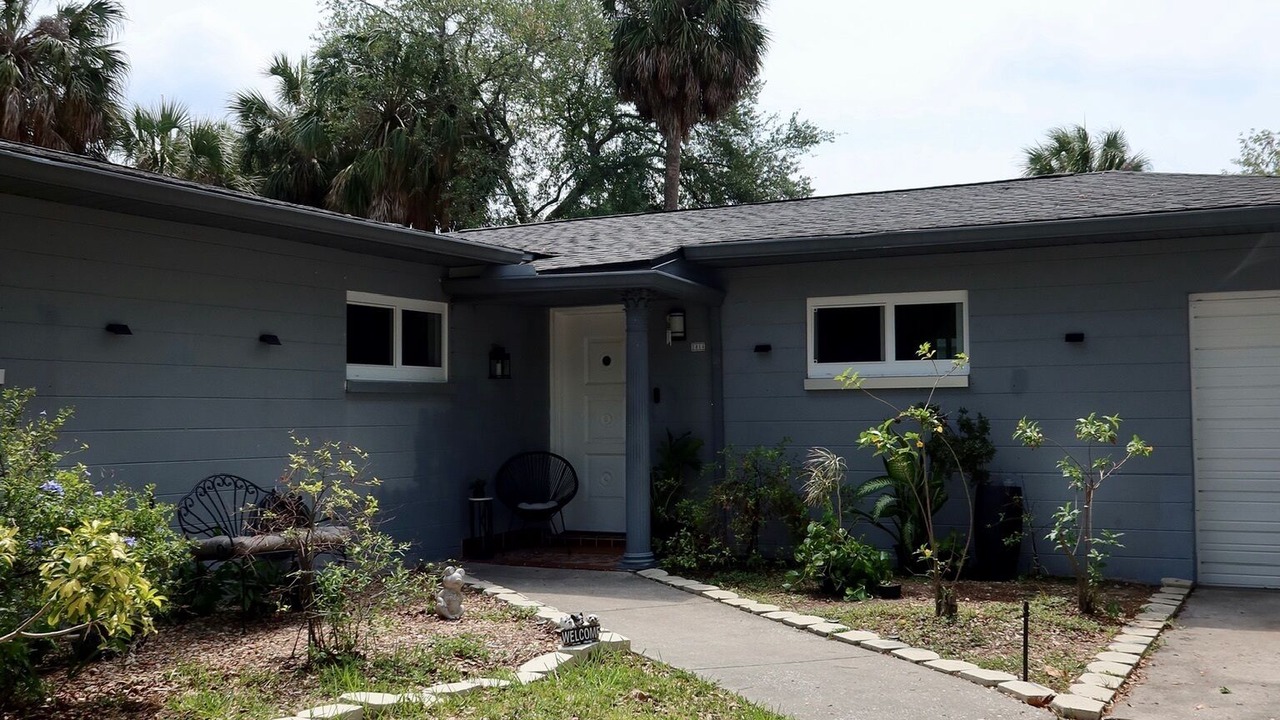 Photo of Outdoor in Palm River-Clair Mel