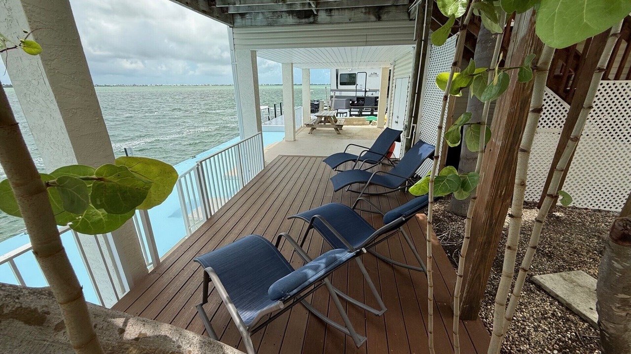 Photo of Patio Balcony in Cutthroat Harbor Estates
