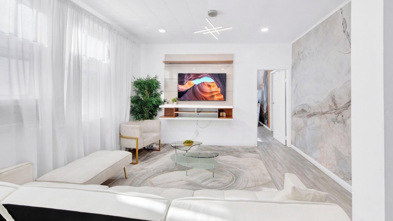 Photo of Livingroom in Southeast Yonkers