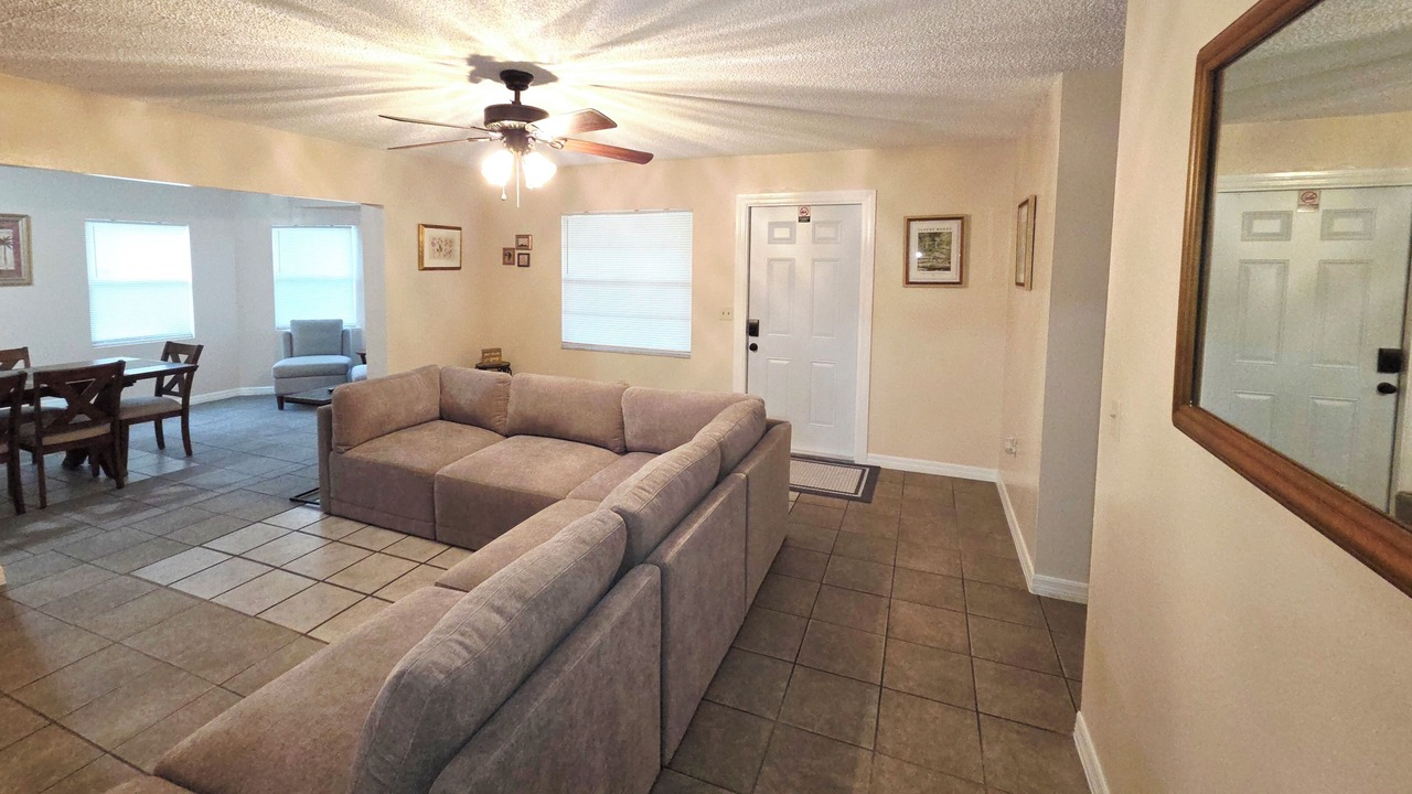 Photo of Livingroom in Winter Haven