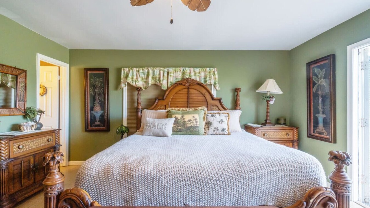 Photo of Bedroom in Ambersand Beach