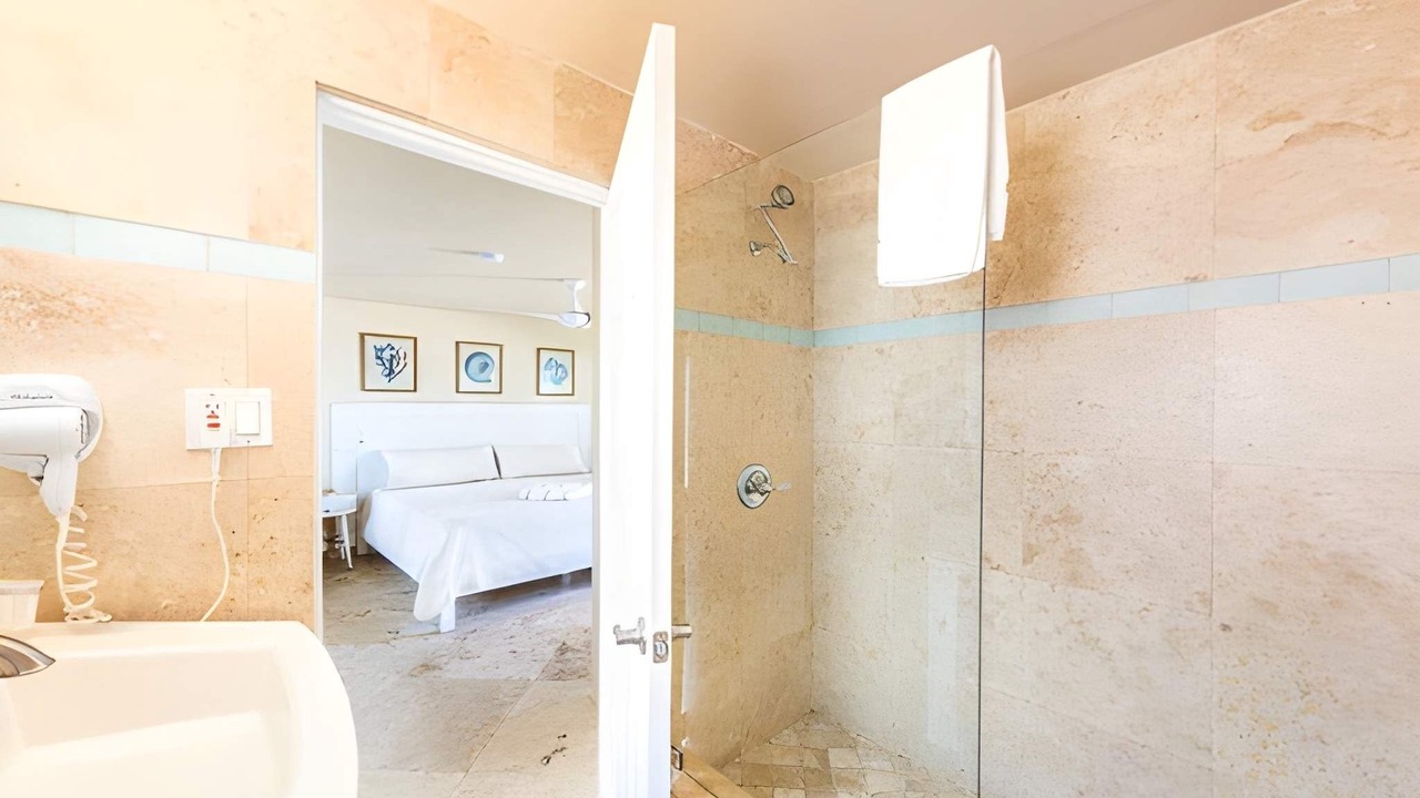 Photo of Bathroom in Long Key