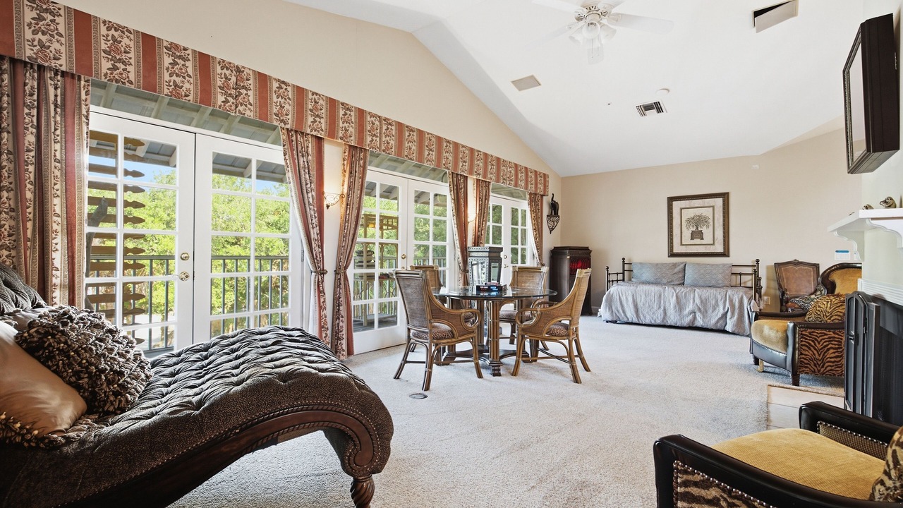 Photo of Livingroom in Rural Estates