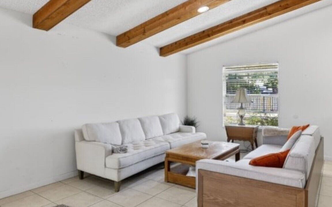 Photo of Livingroom in Lake Worth