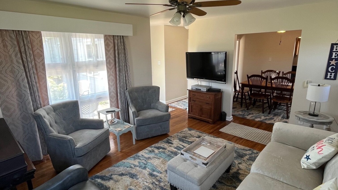 Photo of Livingroom in A-Zone