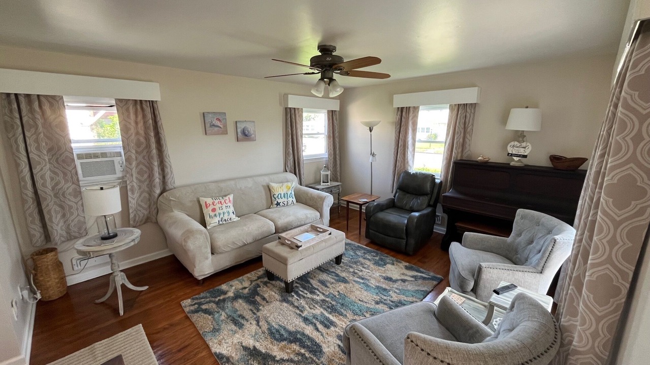 Photo of Livingroom in A-Zone
