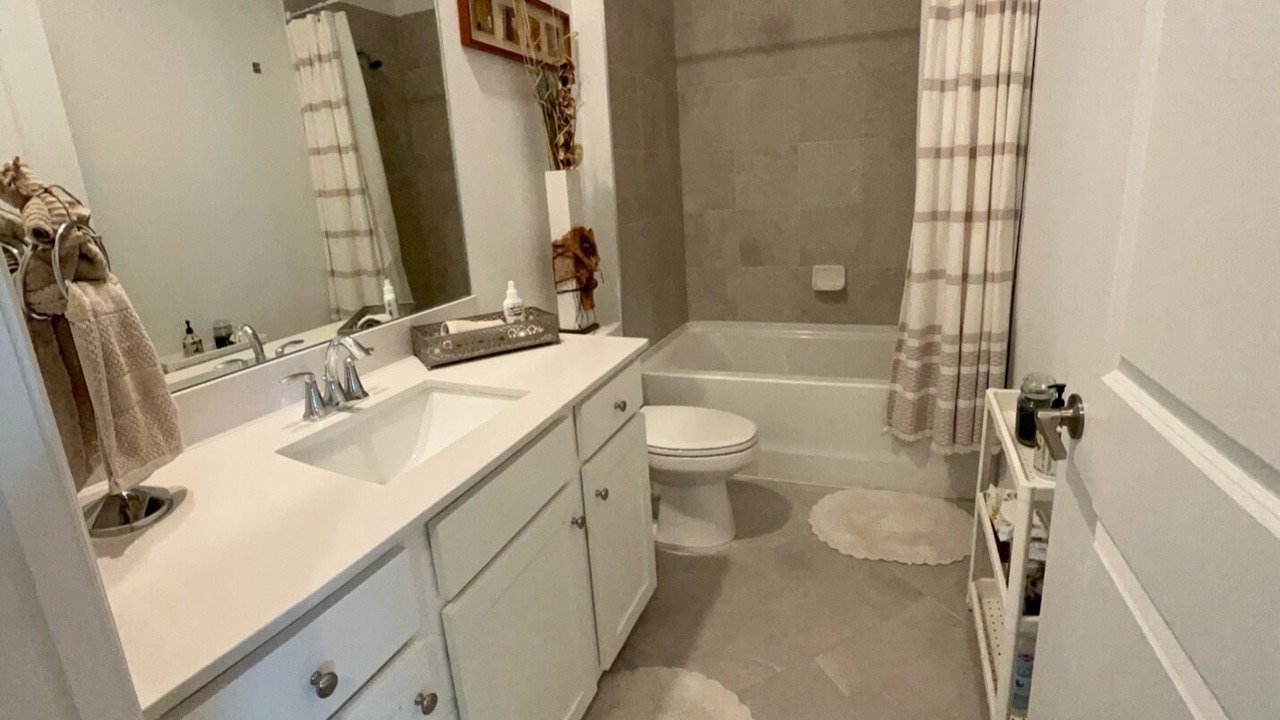 Photo of Bathroom in Lehigh Acres