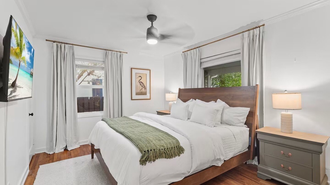 Photo of Bedroom in Old Northwood Historic District