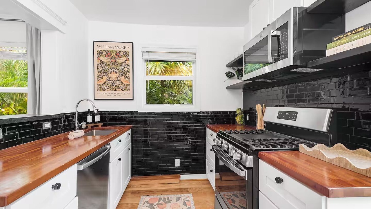 Photo of Kitchen in Old Northwood Historic District