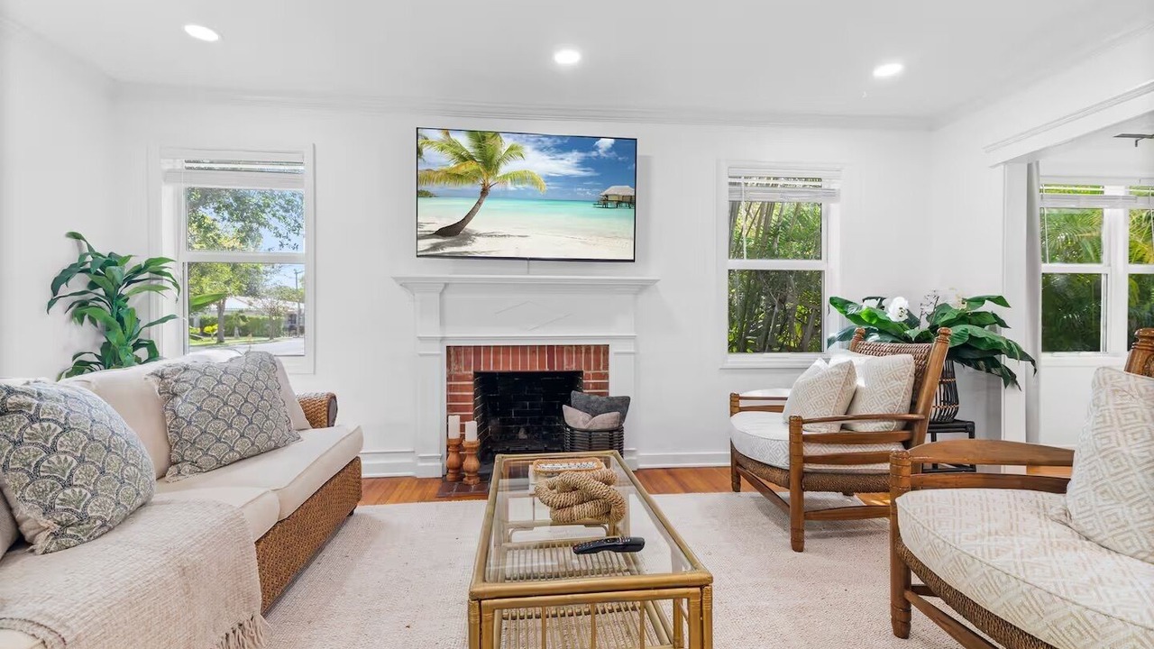 Photo of Livingroom in Old Northwood Historic District