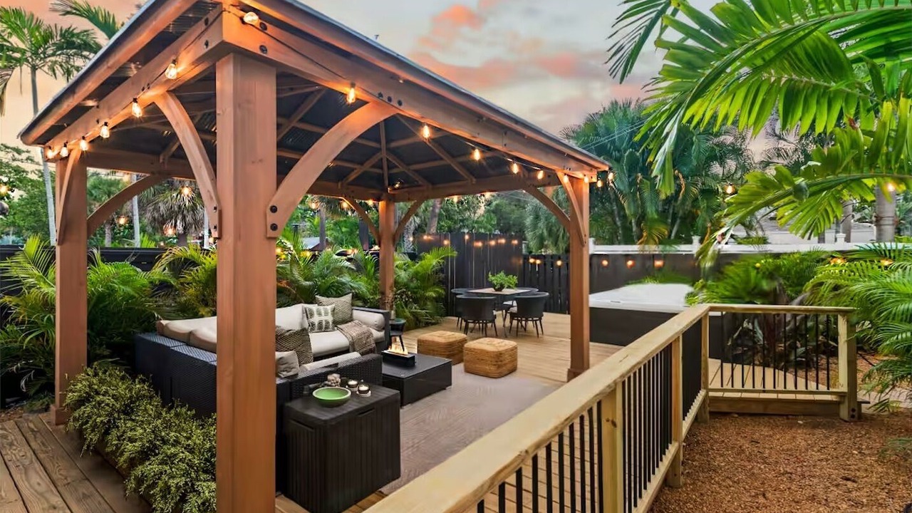 Photo of Patio Balcony in Old Northwood Historic District