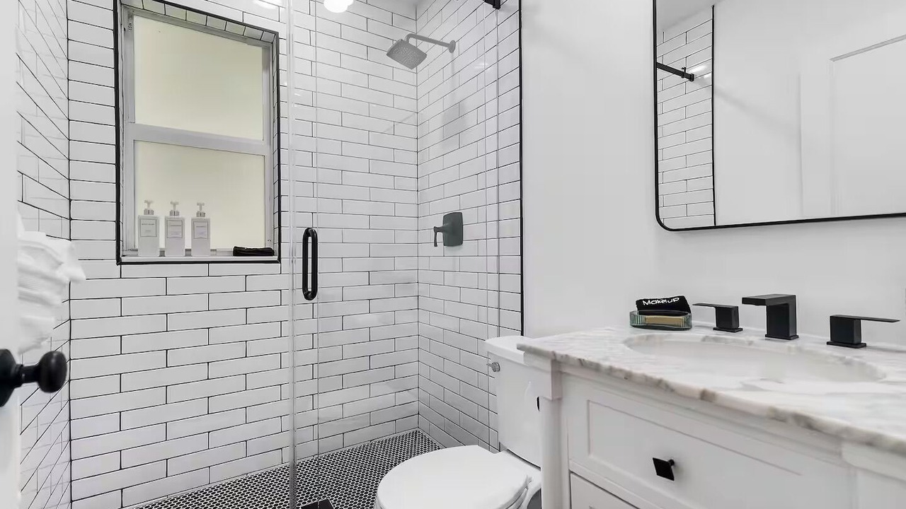 Photo of Bathroom in Old Northwood Historic District