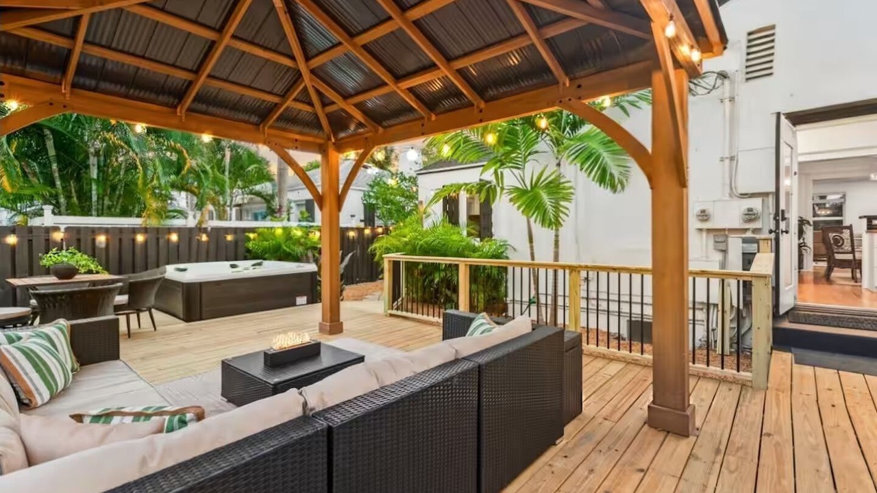 Photo of Patio Balcony in Old Northwood Historic District
