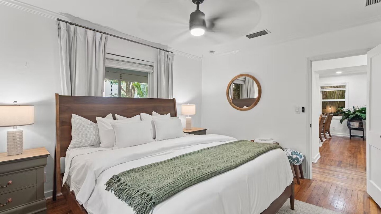 Photo of Bedroom in Old Northwood Historic District