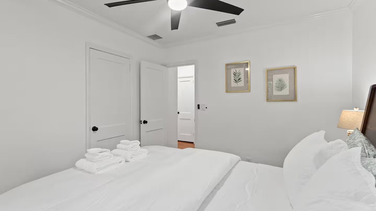 Photo of Bedroom in Old Northwood Historic District