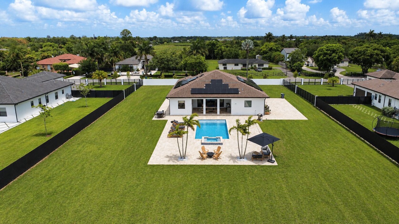Photo of Outdoor in Ludlam