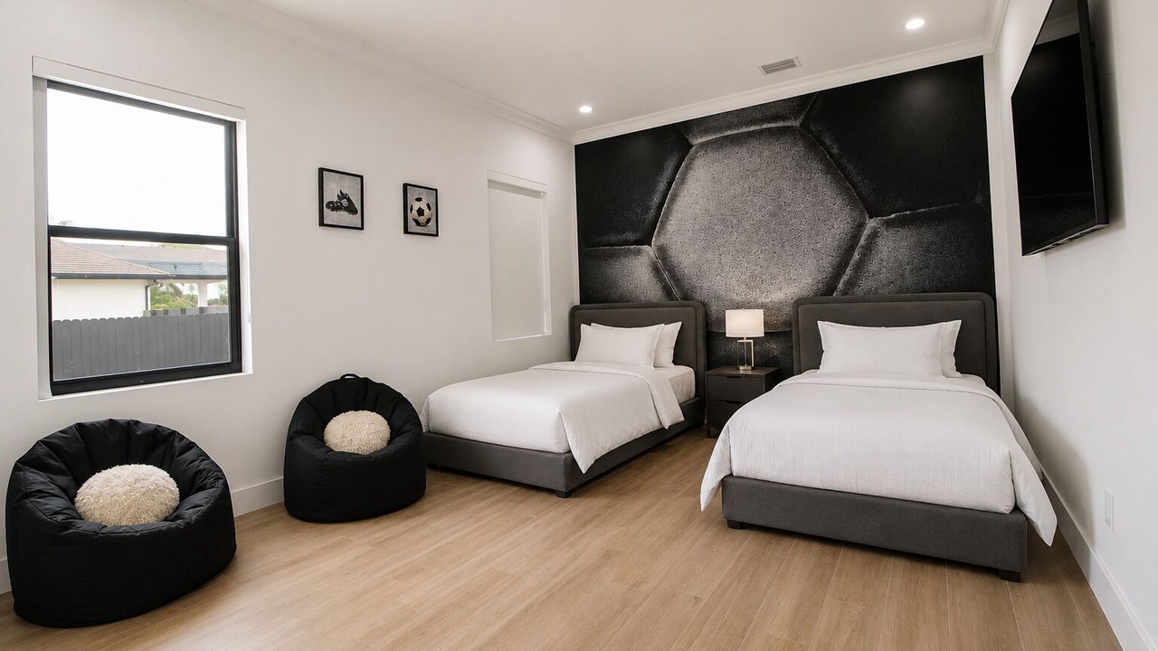 Photo of Bedroom in Ludlam