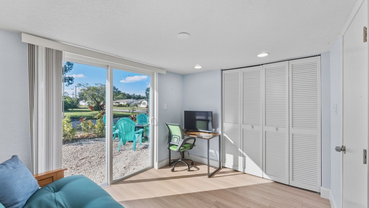 Photo of Livingroom in South Pinellas Community Council