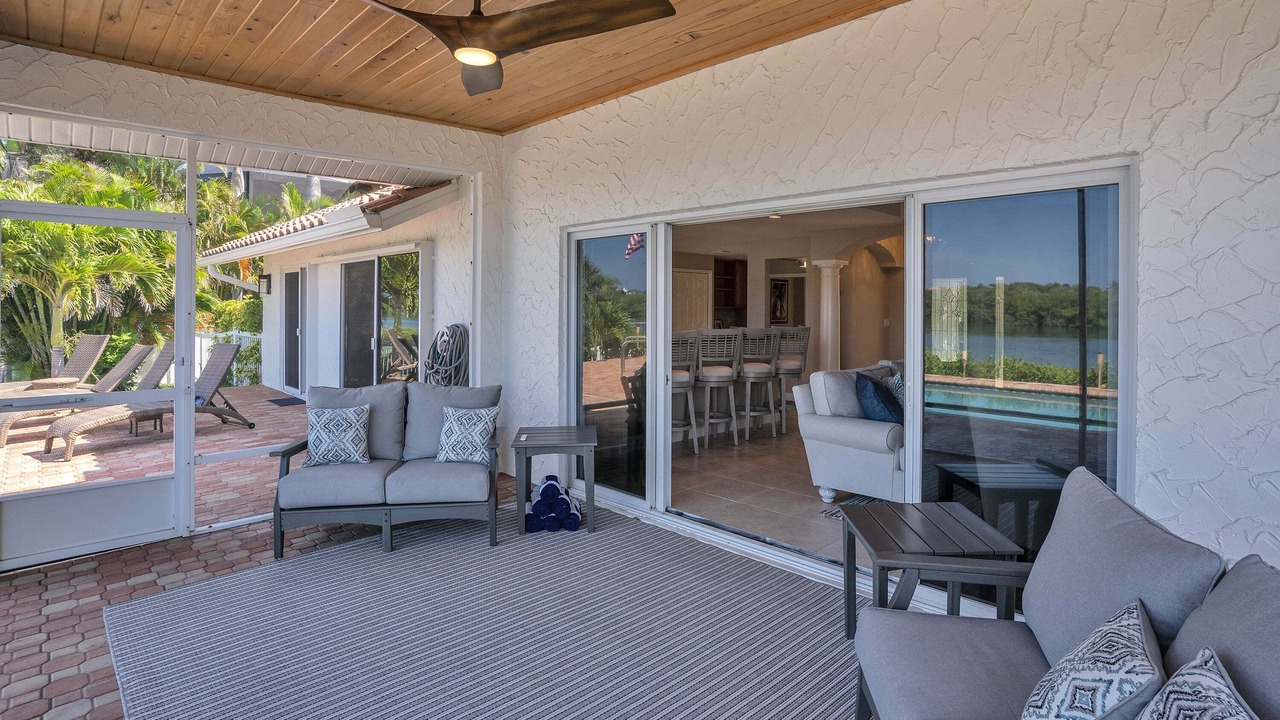 Photo of Livingroom in Sorrento Shores
