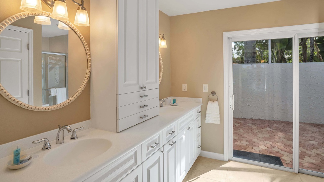 Photo of Bathroom in Sorrento Shores