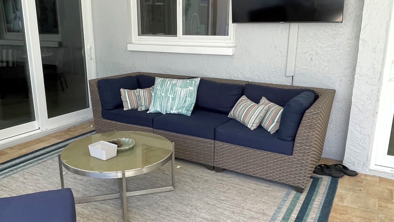 Photo of Livingroom in Feather Sound