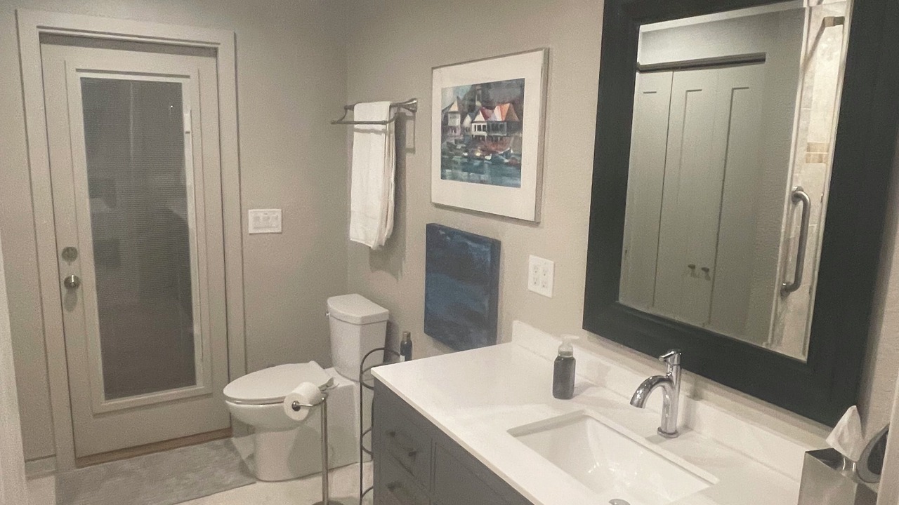 Photo of Bathroom in Feather Sound