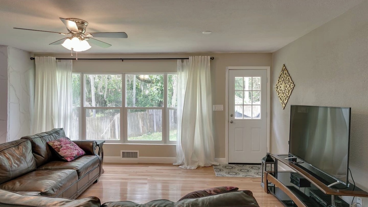 Photo of Bedroom in Historic Downtown Melbourne