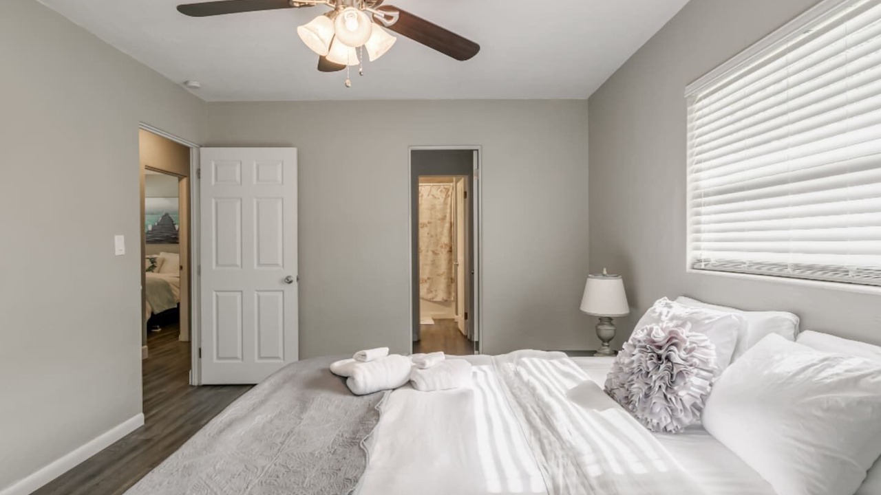 Photo of Bedroom in Palm Gardens