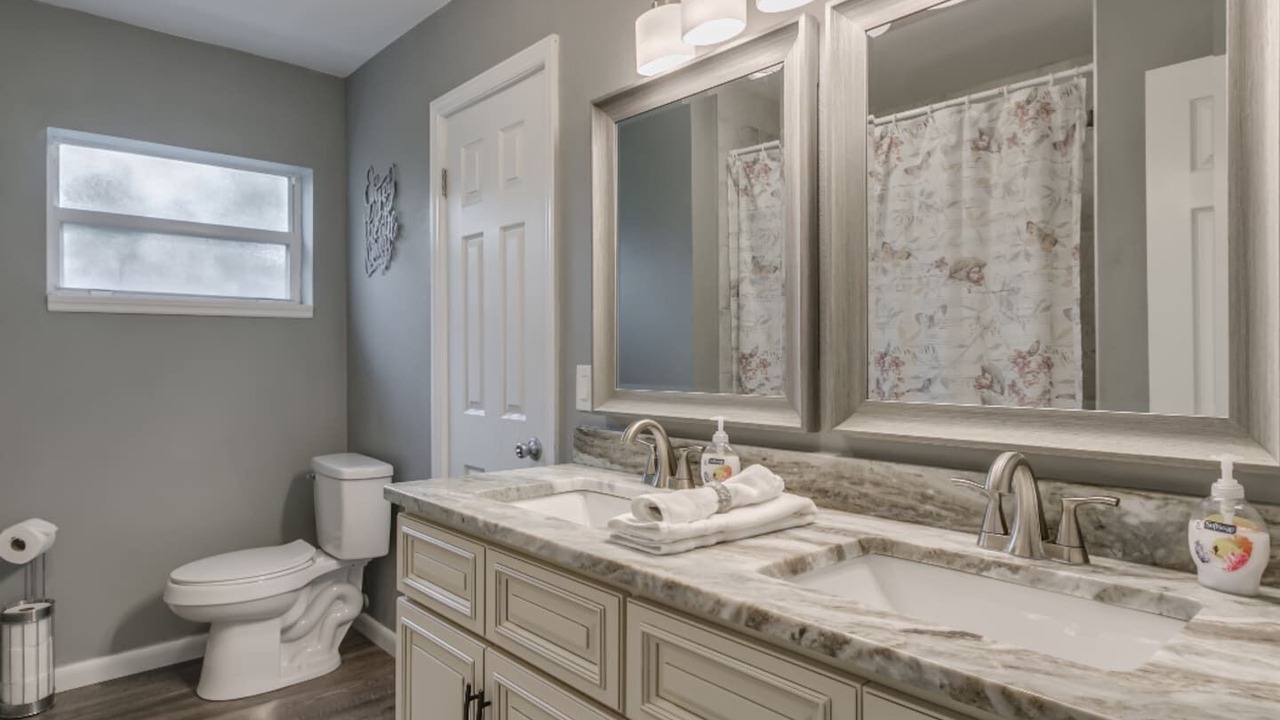 Photo of Bathroom in Palm Gardens
