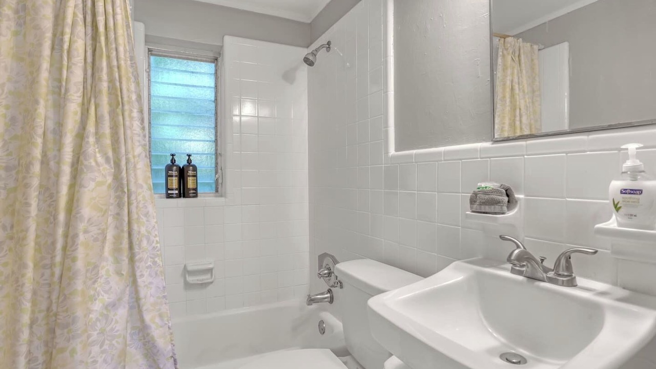 Photo of Bathroom in Tropic