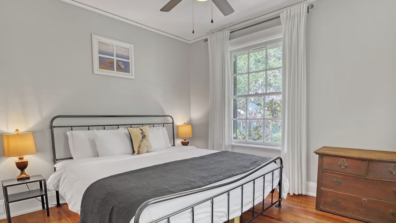 Photo of Bedroom in Tropic