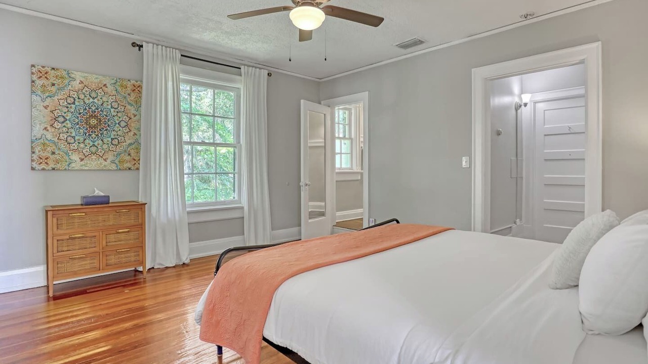Photo of Bedroom in Tropic