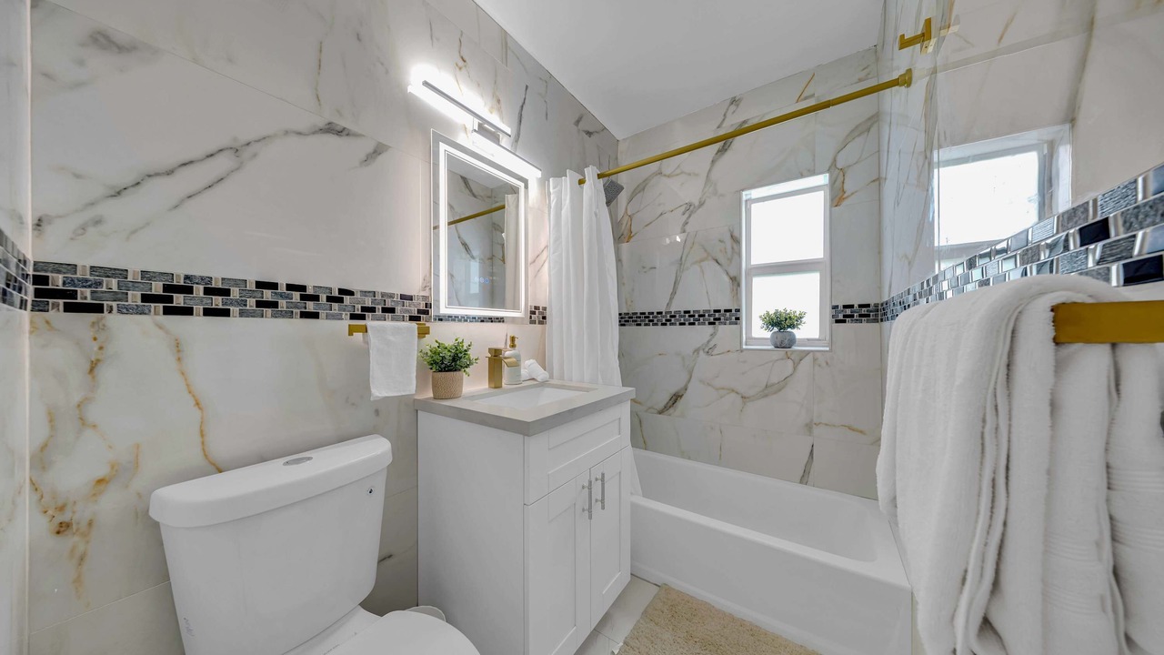 Photo of Bathroom in Biscayne Park