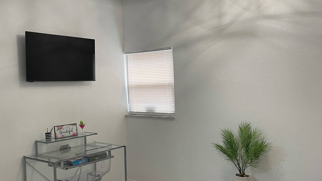 Photo of Livingroom in Crystal Lake