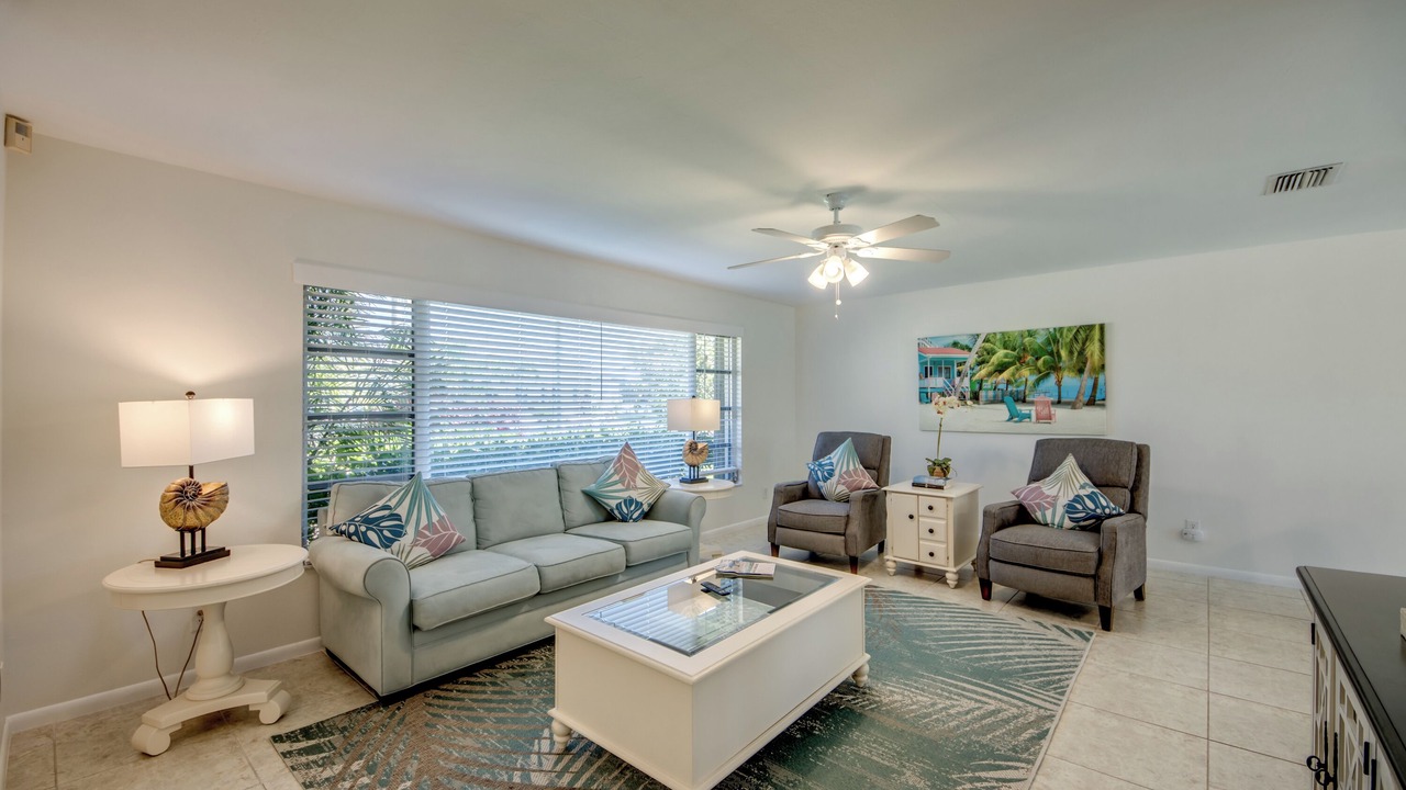Photo of Livingroom in Caloosahatchee