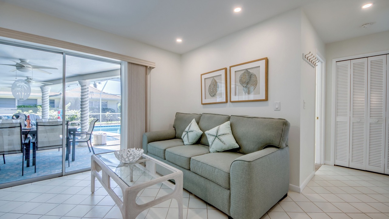 Photo of Livingroom in Caloosahatchee
