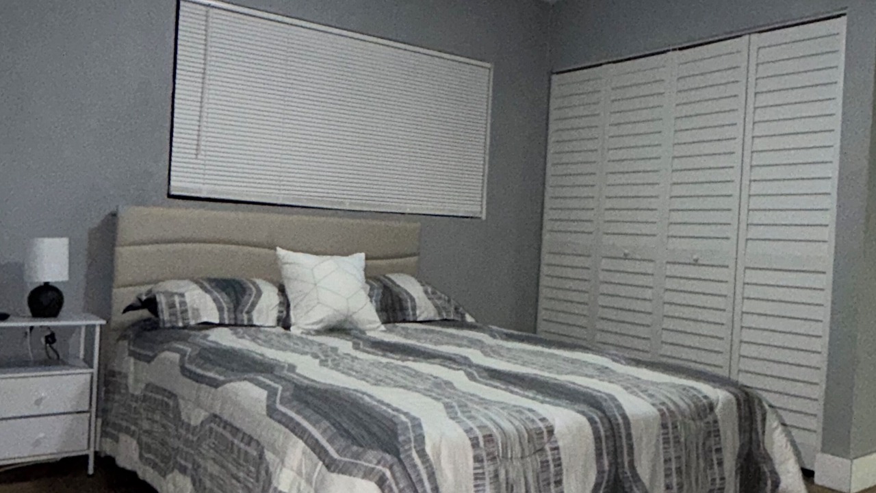 Photo of Bedroom in Town N County Park