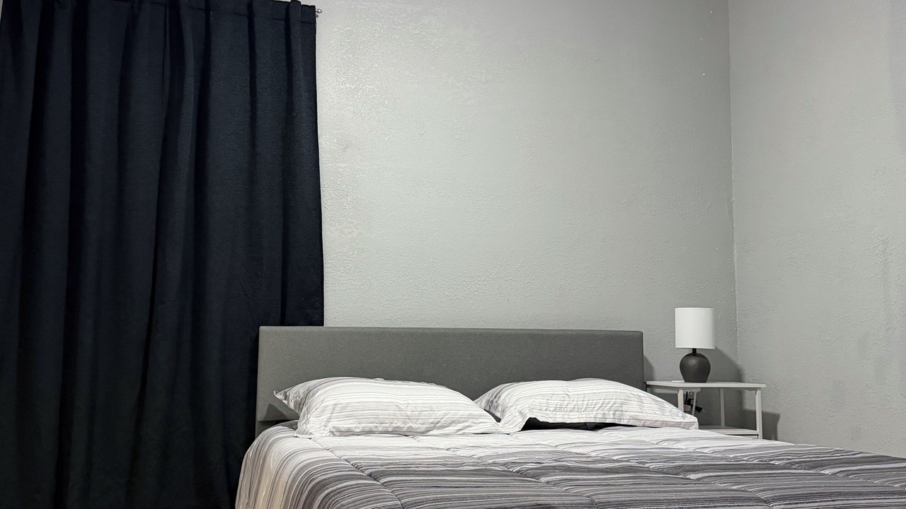 Photo of Bedroom in Town N County Park