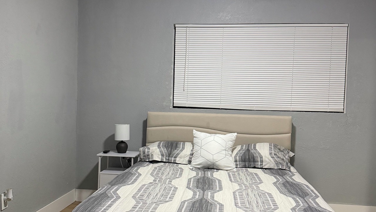 Photo of Bedroom in Town N County Park