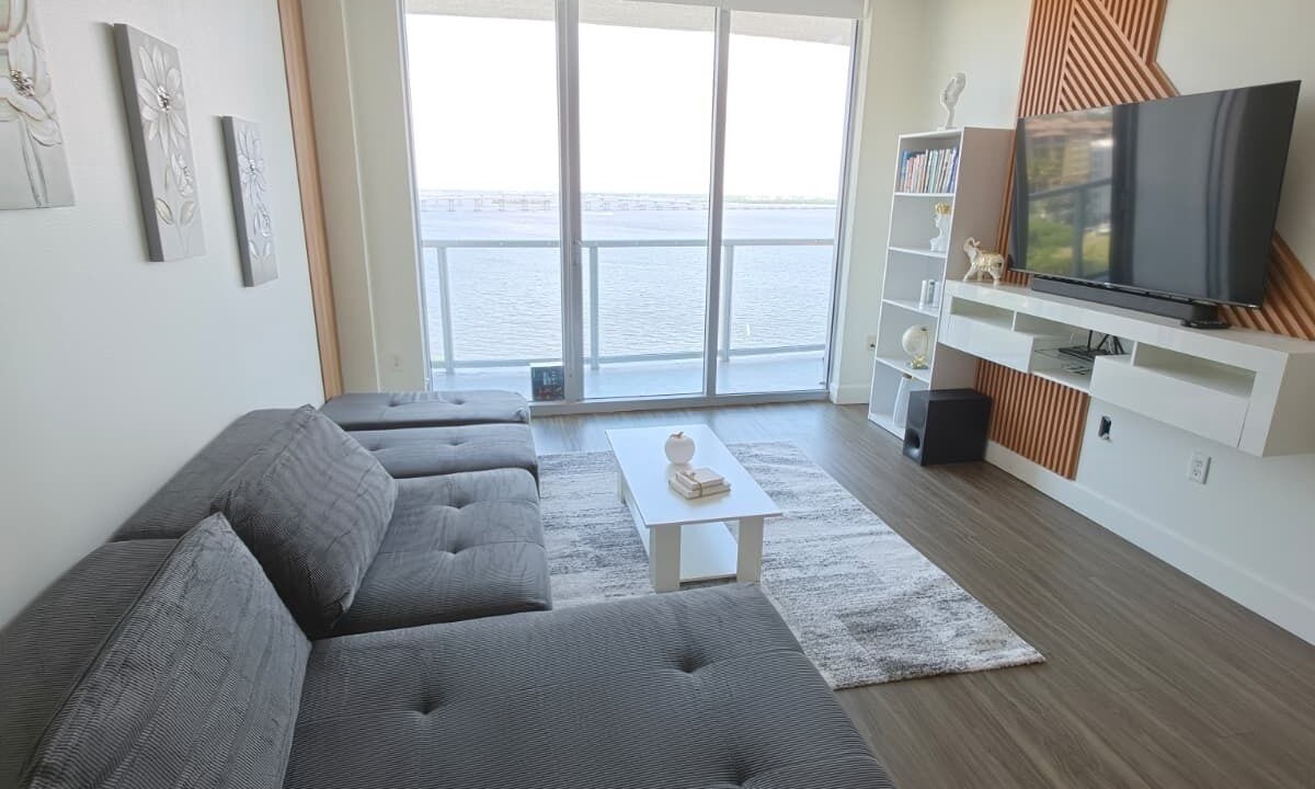 Photo of Livingroom in Edgewood