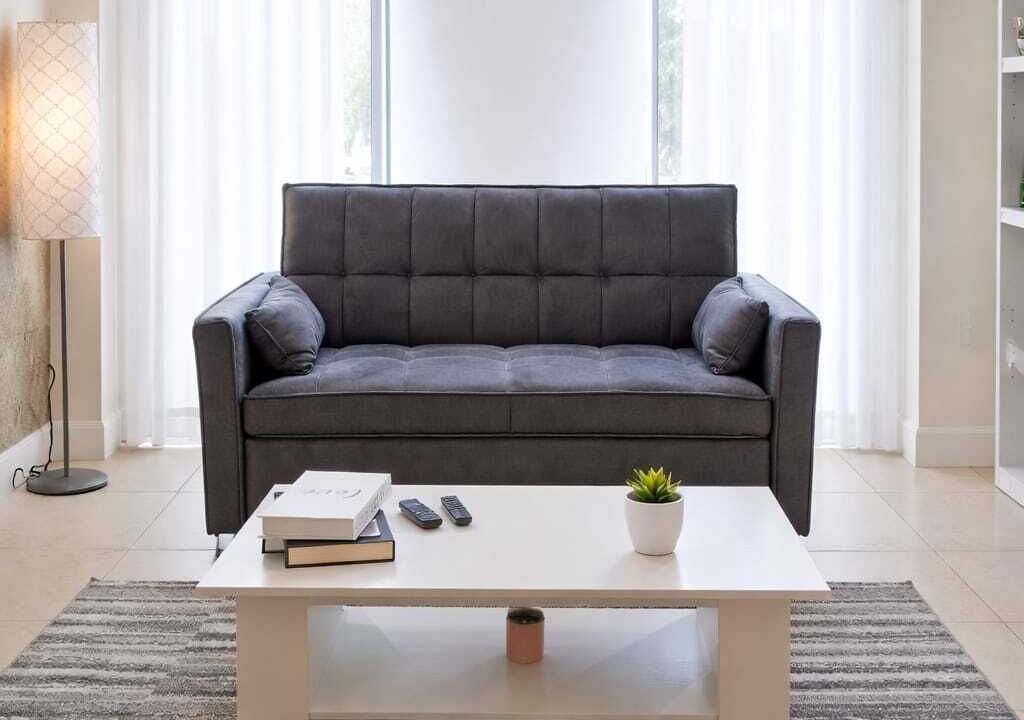 Photo of Livingroom in Edgewood