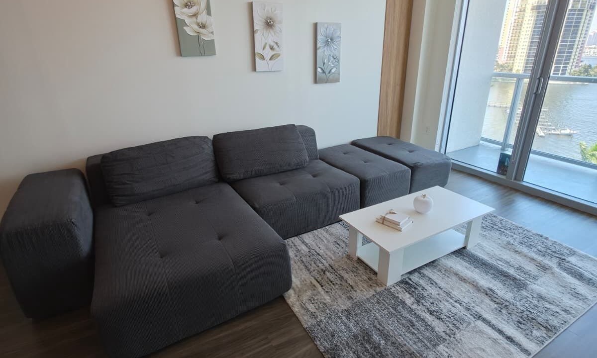 Photo of Livingroom in Edgewood